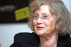 Breda Smolnikar präsentiert ihren Roman KO SE TAM GORI OLISTAJO BREZE/WENN DIE BIRKEN BLÄTTER TREIBEN