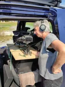 Mutter Übü als Kamerafrau. Mit sicherem Blick.