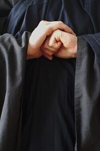 Kinhin, das bewußte Gehen in der Zen Meditation